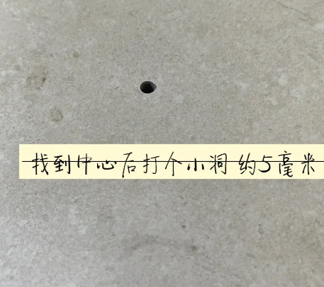 卫东瓷砖空鼓维修公司专业解答在瓷砖铺贴过程中，如果砂料搅拌不均匀，将会带来以下问题